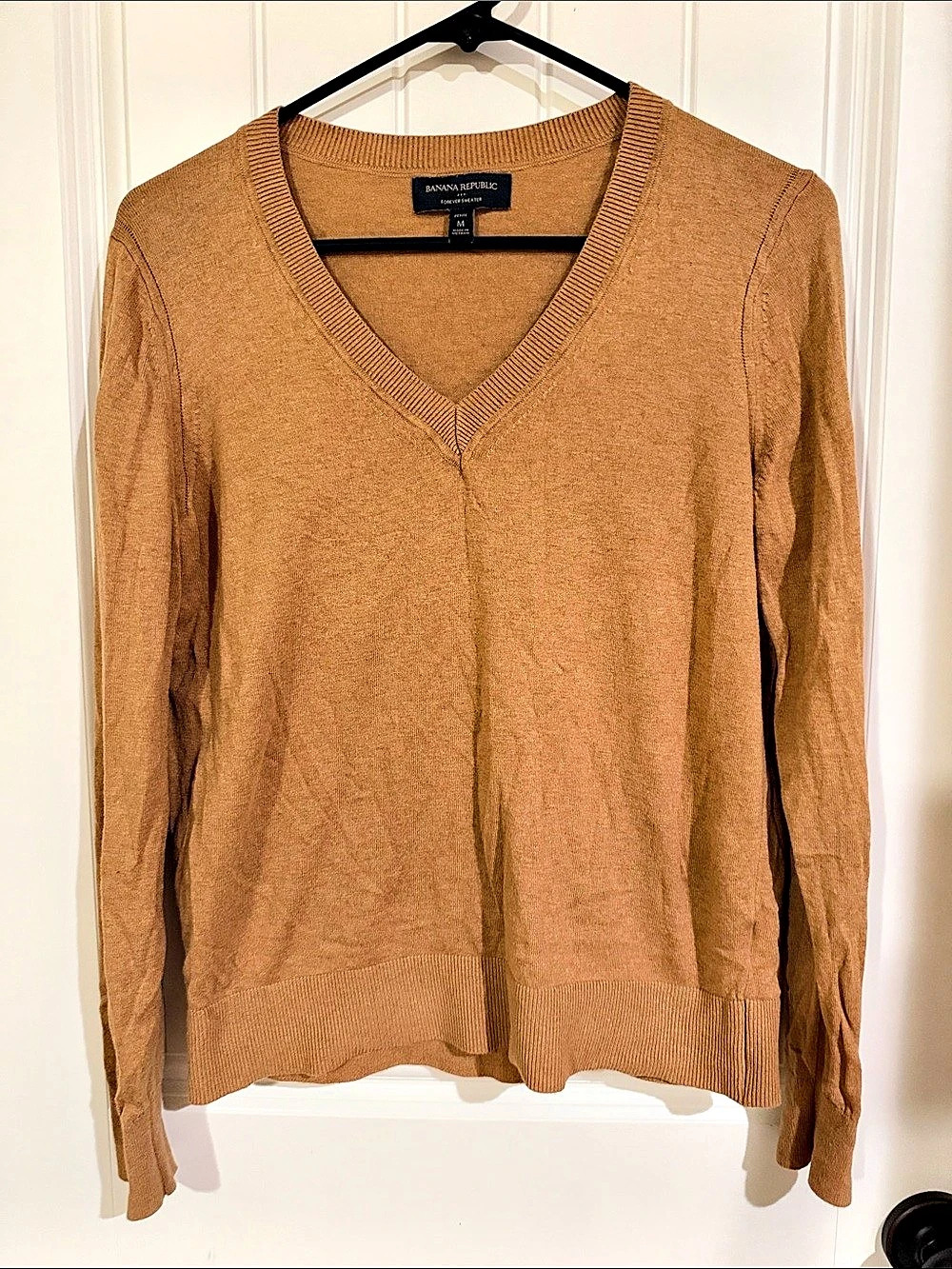 Banana Republic Forever V-Neck Sweater camel Medium